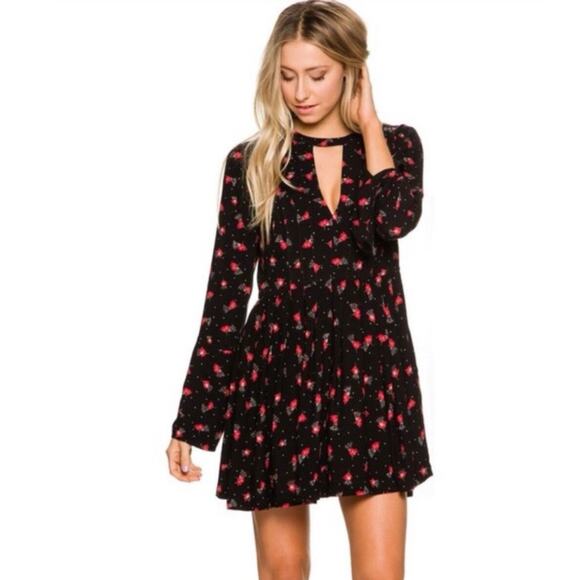 Free People Dresses & Skirts - Free People Tegan Black Floral Print V-Neck Mini Dress 8 Spring Date Night Boho